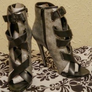 🚫SOLD🚫Bootie style heel